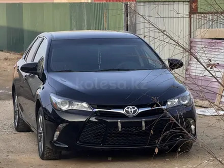 Toyota Camry 2017 года за 6 000 000 тг. в Атырау – фото 9