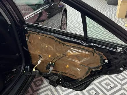 Toyota Camry 2017 года за 6 000 000 тг. в Атырау – фото 11