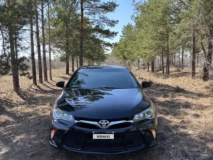Toyota Camry 2017 года за 6 000 000 тг. в Атырау – фото 3