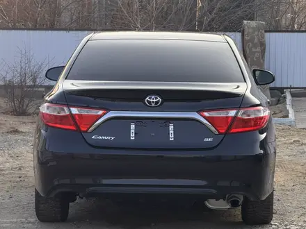 Toyota Camry 2017 года за 6 000 000 тг. в Атырау – фото 8