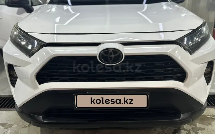 Toyota RAV4 2021 года за 13 500 000 тг. в Алматы