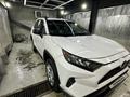 Toyota RAV4 2021 года за 13 500 000 тг. в Алматы – фото 13
