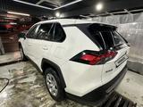 Toyota RAV4 2021 года за 14 000 000 тг. в Алматы – фото 4