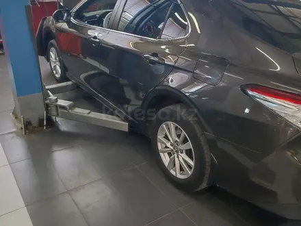 Toyota Camry 2018 года за 11 500 000 тг. в Караганда – фото 10