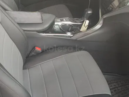 Toyota Camry 2018 года за 11 500 000 тг. в Караганда – фото 17