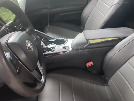 Toyota Camry 2018 года за 11 500 000 тг. в Караганда – фото 16