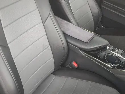 Toyota Camry 2018 года за 11 500 000 тг. в Караганда – фото 18