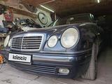 Mercedes-Benz E 230 1996 года за 2 800 000 тг. в Шахтинск