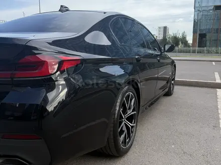 BMW 530 2022 года за 27 900 000 тг. в Астана – фото 4