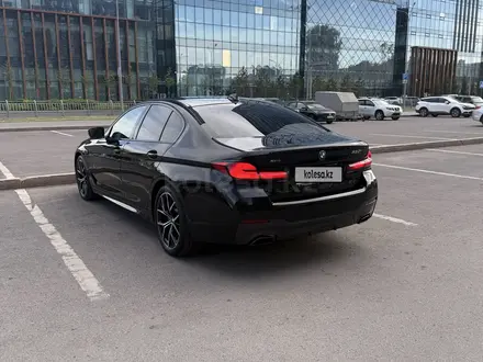 BMW 530 2022 года за 27 900 000 тг. в Астана – фото 2