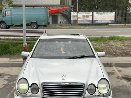 Mercedes-Benz E 230 1996 года за 1 800 000 тг. в Алматы