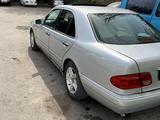Mercedes-Benz E 230 1996 года за 1 800 000 тг. в Алматы – фото 4