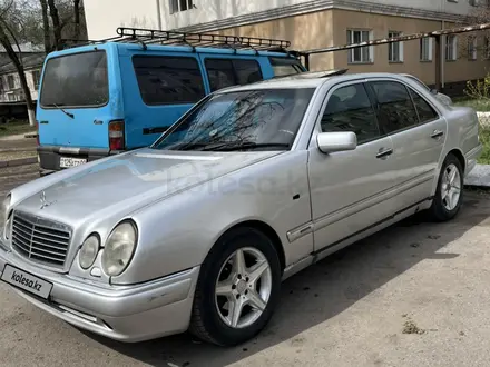 Mercedes-Benz E 230 1996 года за 1 800 000 тг. в Алматы – фото 6