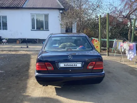 Mercedes-Benz E 230 1996 года за 2 200 000 тг. в Астана – фото 4