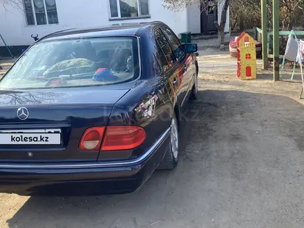 Mercedes-Benz E 230 1996 года за 2 200 000 тг. в Астана – фото 5