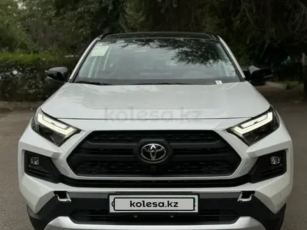 Toyota RAV4 2024 года за 13 483 000 тг. в Алматы – фото 3