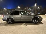 Volkswagen Jetta 2003 года за 1 700 000 тг. в Шымкент – фото 5