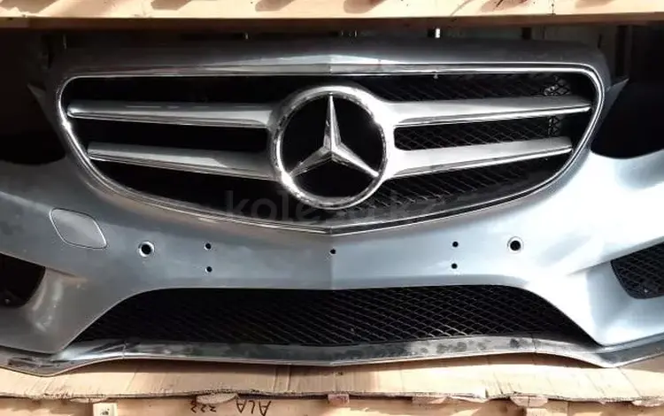 Решетка радиатора Mercedes w212 W 212 рестайлинг за 90 000 тг. в Алматы