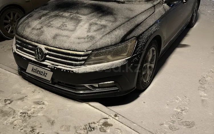 Volkswagen Passat 2016 года за 3 700 000 тг. в Атырау