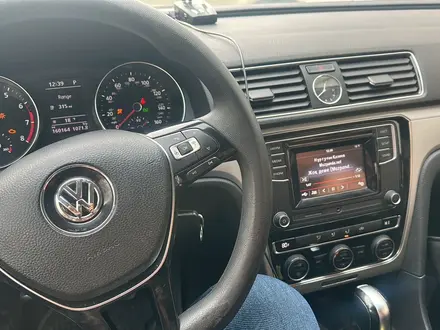 Volkswagen Passat 2016 года за 3 700 000 тг. в Атырау – фото 5
