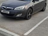 Opel Astra 2011 года за 3 000 000 тг. в Актау