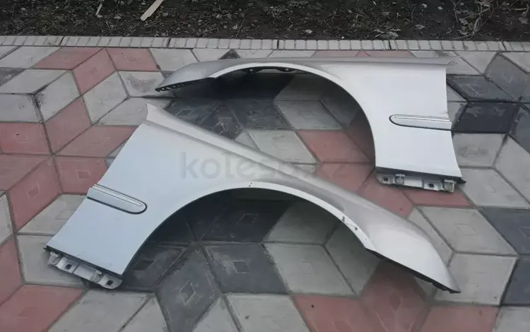 Крыло переднее Mercedes W203 за 28 000 тг. в Алматы