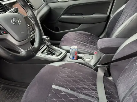 Hyundai Elantra 2018 года за 8 100 000 тг. в Тараз – фото 12