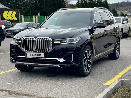 BMW X7 2021 года за 40 000 000 тг. в Алматы