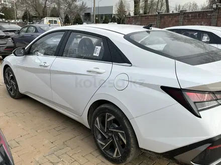 Hyundai Elantra 2024 года за 8 200 000 тг. в Алматы – фото 2