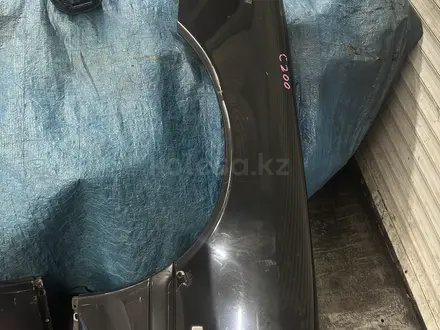Крылья на Мерседес W202 за 40 000 тг. в Алматы – фото 2