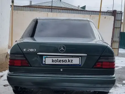 Mercedes-Benz E 280 1993 года за 2 300 000 тг. в Кызылорда – фото 4