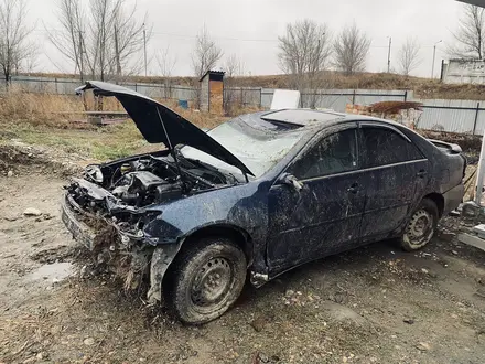 Toyota Camry 2002 года за 3 000 000 тг. в Усть-Каменогорск – фото 2