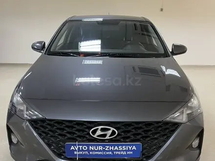 Hyundai Accent 2021 года за 6 500 000 тг. в Актау – фото 2