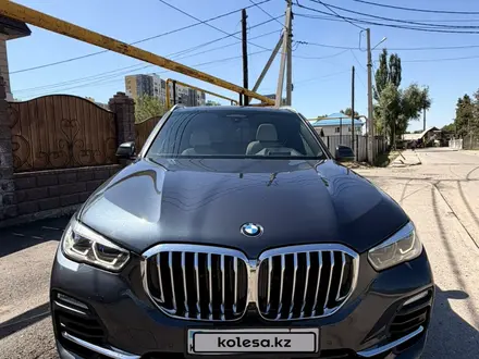 BMW X5 2021 года за 28 500 000 тг. в Алматы