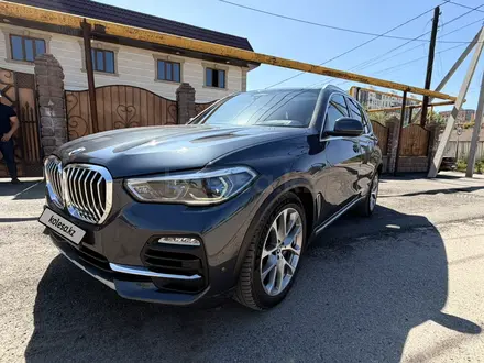 BMW X5 2021 года за 28 500 000 тг. в Алматы – фото 2