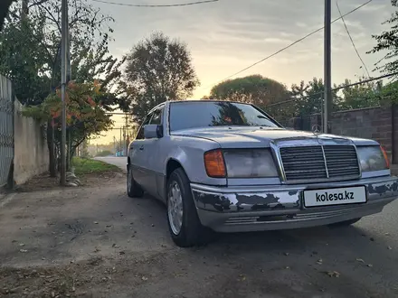 Mercedes-Benz E 200 1991 года за 950 000 тг. в Алматы – фото 7