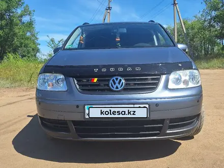 Volkswagen Touran 2003 года за 5 200 000 тг. в Костанай – фото 2