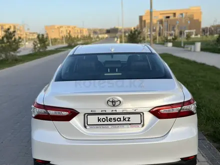 Toyota Camry 2020 года за 15 500 000 тг. в Туркестан – фото 3