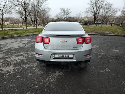 Chevrolet Malibu 2013 года за 4 900 000 тг. в Караганда – фото 7