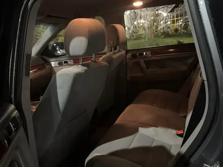 Volkswagen Touareg 2007 года за 4 500 000 тг. в Астана – фото 11