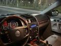 Volkswagen Touareg 2007 года за 4 500 000 тг. в Астана – фото 12