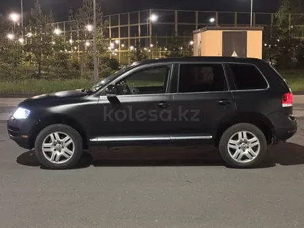 Volkswagen Touareg 2007 года за 4 500 000 тг. в Астана – фото 3