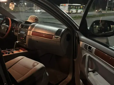 Volkswagen Touareg 2007 года за 4 500 000 тг. в Астана – фото 8