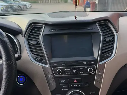 Hyundai Santa Fe 2017 года за 9 700 000 тг. в Алматы – фото 14