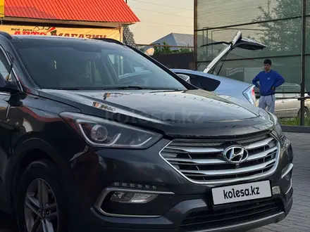 Hyundai Santa Fe 2017 года за 9 700 000 тг. в Алматы – фото 2