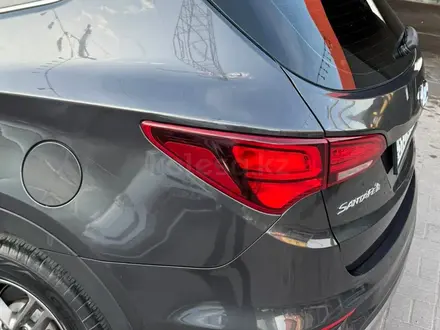 Hyundai Santa Fe 2017 года за 9 700 000 тг. в Алматы – фото 8