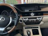 Lexus ES 300h 2013 года за 7 000 000 тг. в Атырау – фото 5