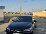 Toyota Camry 2015 года за 5 900 000 тг. в Атырау
