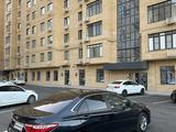 Toyota Camry 2015 года за 5 900 000 тг. в Атырау – фото 2