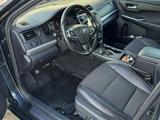 Toyota Camry 2015 года за 5 900 000 тг. в Атырау – фото 3